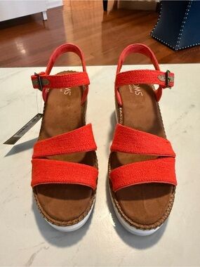 NWT Tom’s Darya Wedge Sandals 8.5